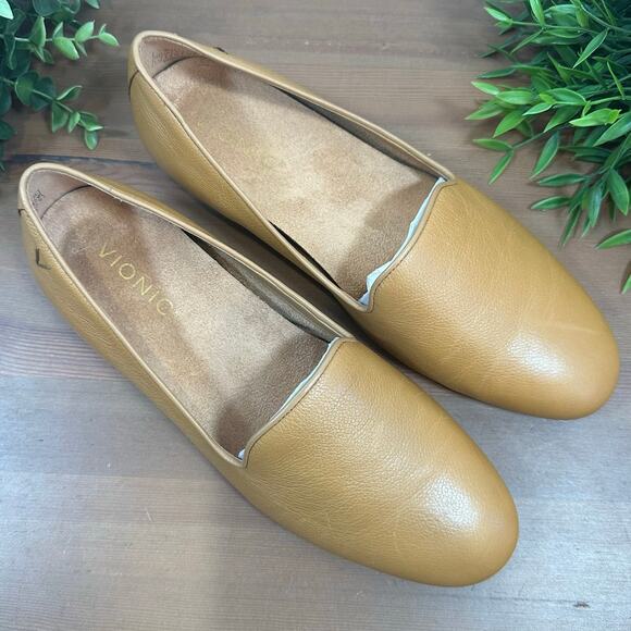 Vionic Women's Willa 2 Tan Leather Slip On Flats Size 7.5 - Picture 1 of 7
